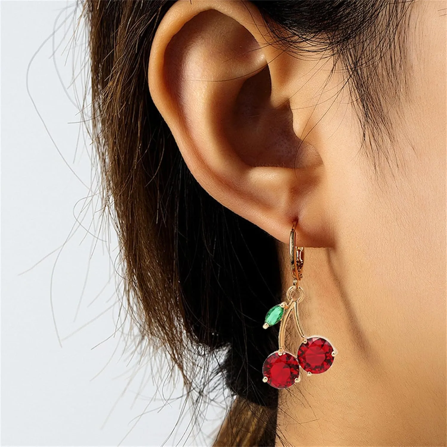 Dreuyet Red Crystal Cherry Earrings Necklace Set for Women Personalized Creative Cherry Fruit Huggies Hoop Earring Pendant Necklace Cute Summer Tropical Fruit Green Leaf Charm Jewelry