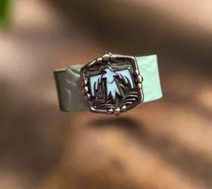 Sandra Ling Thunderbird Mint Leather Embossed Snap Closure Bracelet
