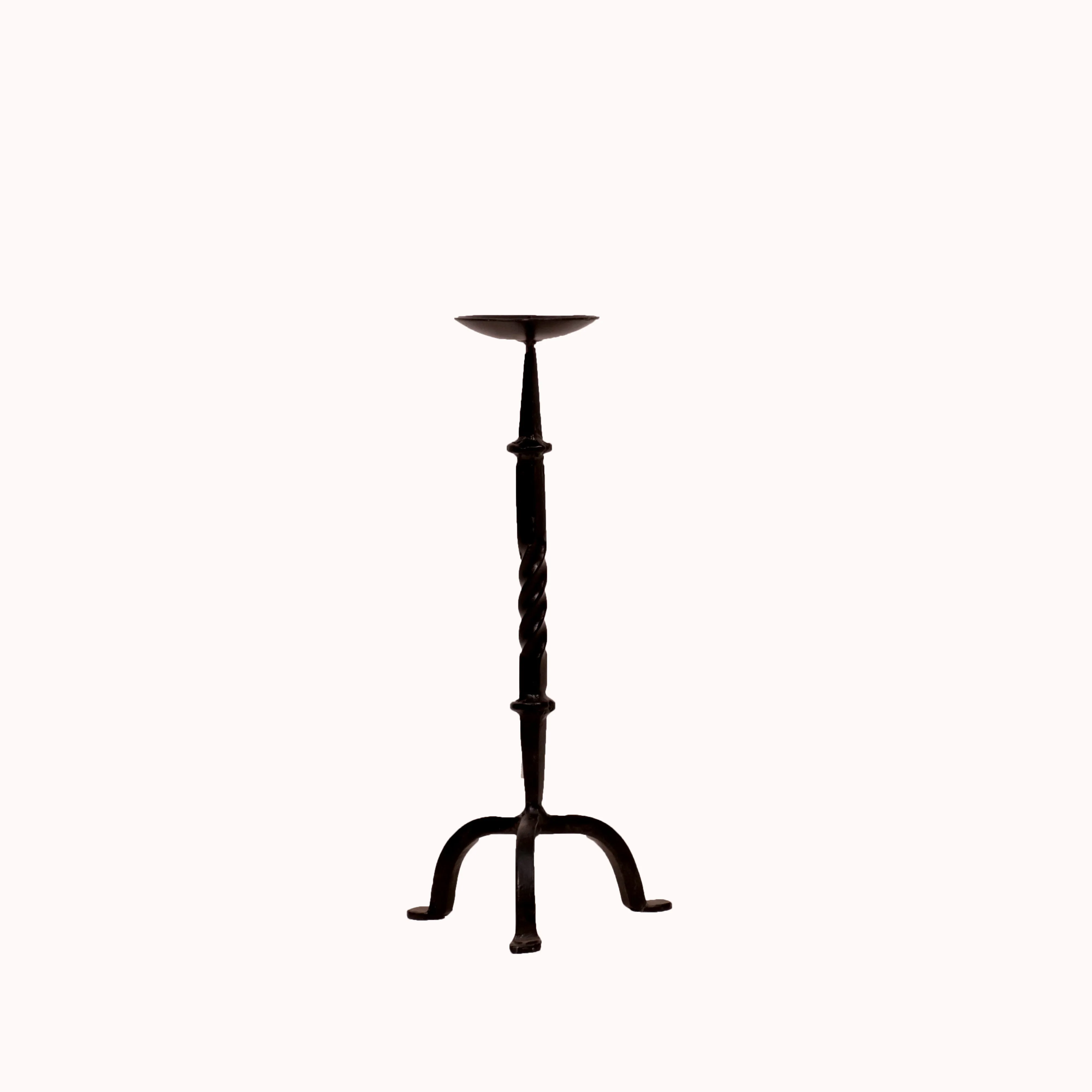 Simple and Classic Candle Stand