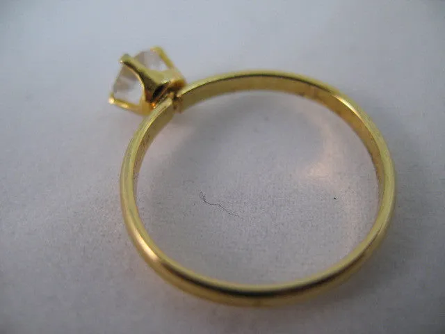 Womens Rings Gold Tone Clear Crystal Glass Stone Solitaire RING size 6.5 6-1/2