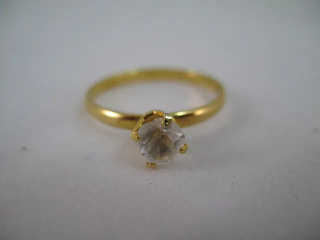 Womens Rings Gold Tone Clear Crystal Glass Stone Solitaire RING size 6.5 6-1/2